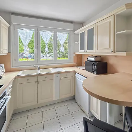 Lumineux Avec Balcons Et Parking Prive 아파트 Chille