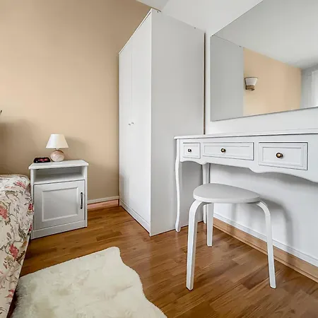 Lumineux Avec Balcons Et Parking Prive *