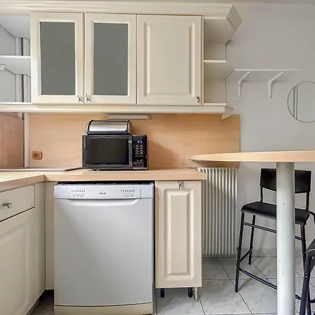 아파트 Lumineux Avec Balcons Et Parking Prive