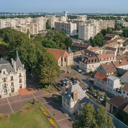 Lumineux Avec Balcons Et Parking Prive 아파트 *