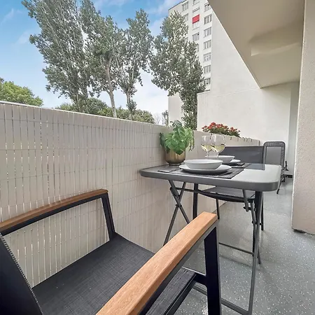 Lumineux Avec Balcons Et Parking Prive 아파트 *