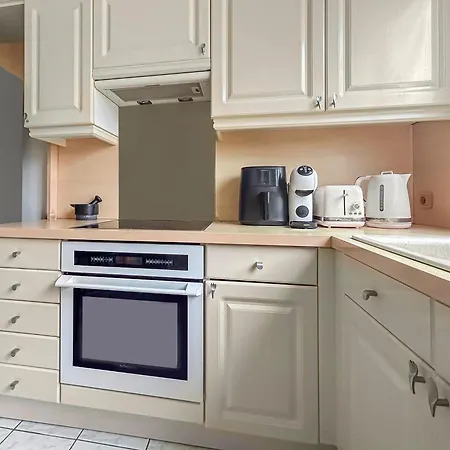 Lumineux Avec Balcons Et Parking Prive 아파트