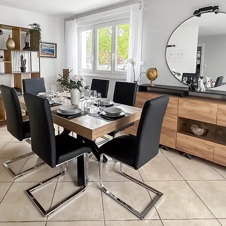 Lumineux Avec Balcons Et Parking Prive 아파트