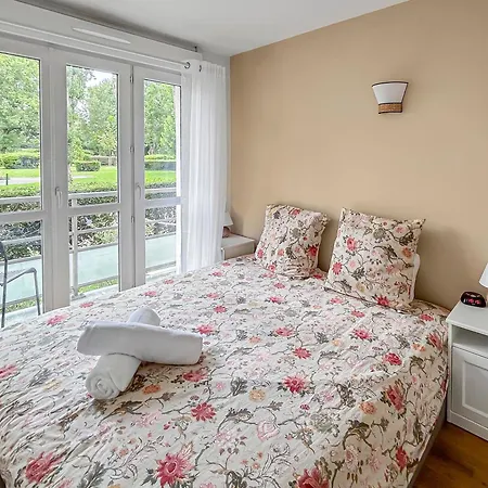 아파트 Lumineux Avec Balcons Et Parking Prive